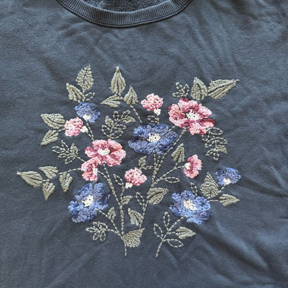 Abercrombie Embroidered Floral Cropped Fleece Sweatshirt XS Boho Cottage Fairy - Picture 3 of 8